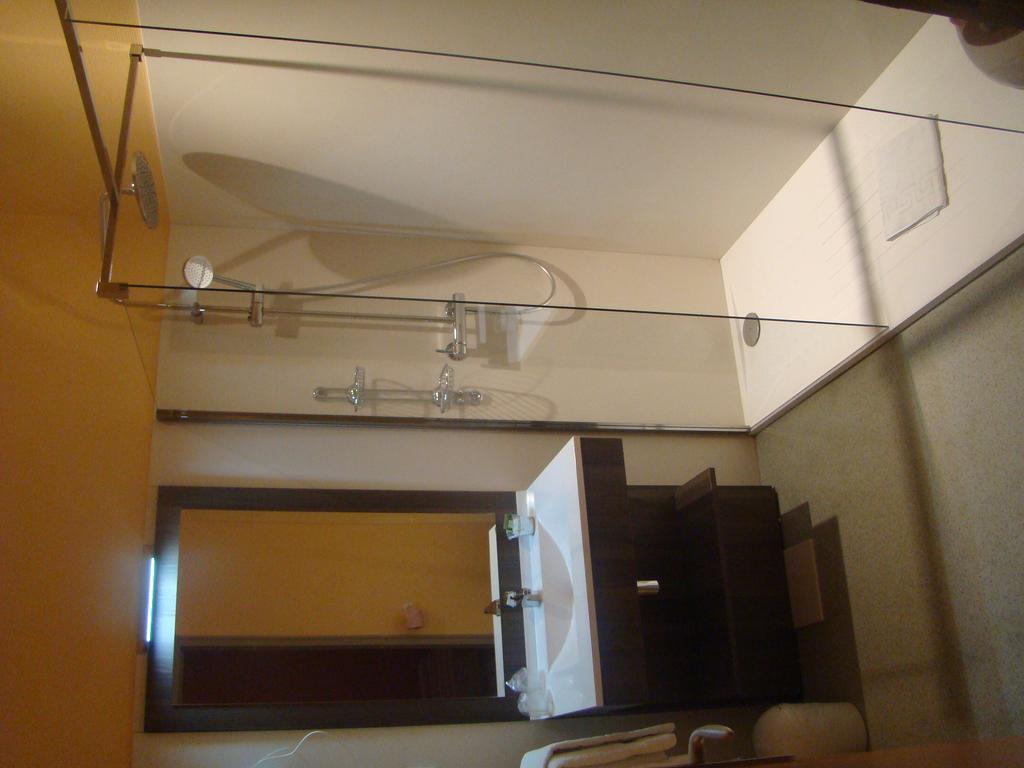 Logis Hotel De France Rochechouart Habitación foto